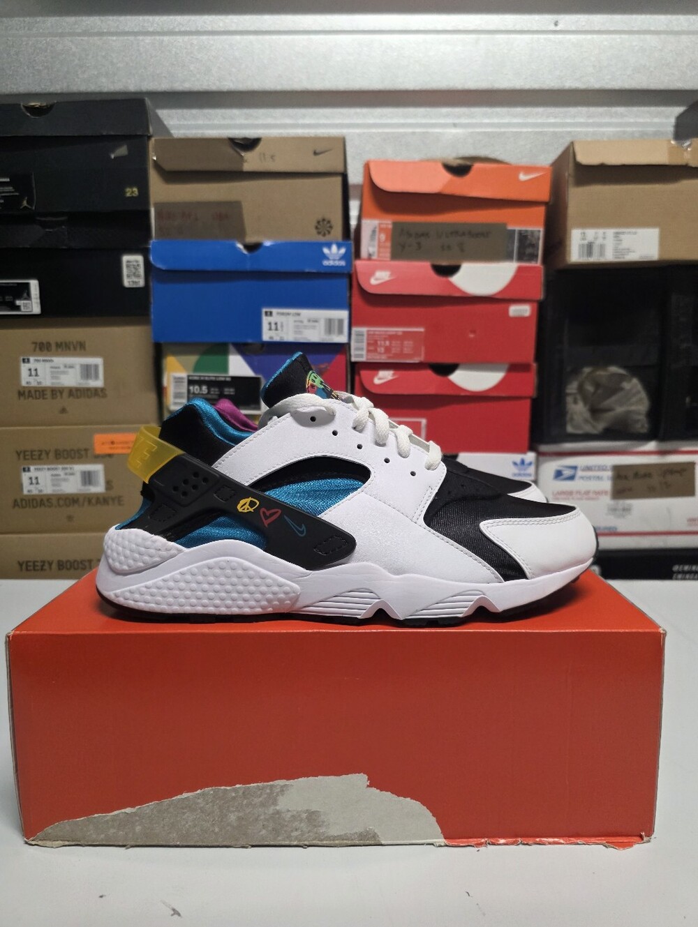 Nike Air Huarache "Peace, Love, Swoosh" Sz 11.5